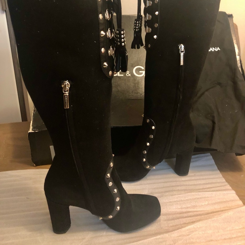 Dolce & Gabbana Vero Cuoio Suede boots, NWT Size 6